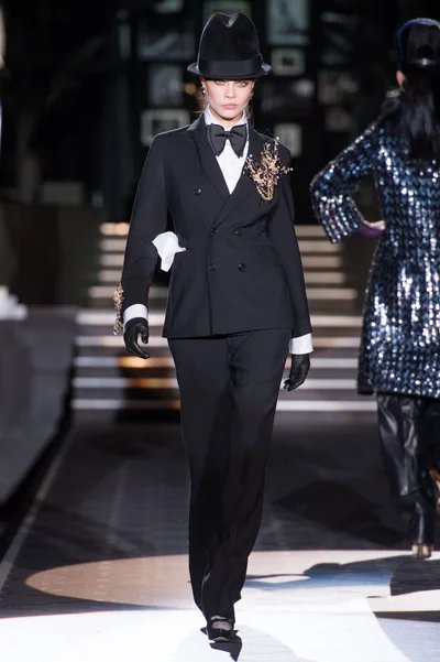 Look 30